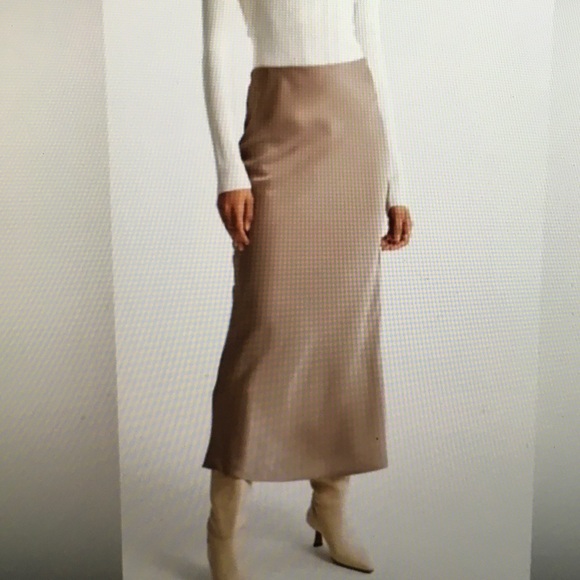 Abercrombie & Fitch Elevated Column Maxi Skirt